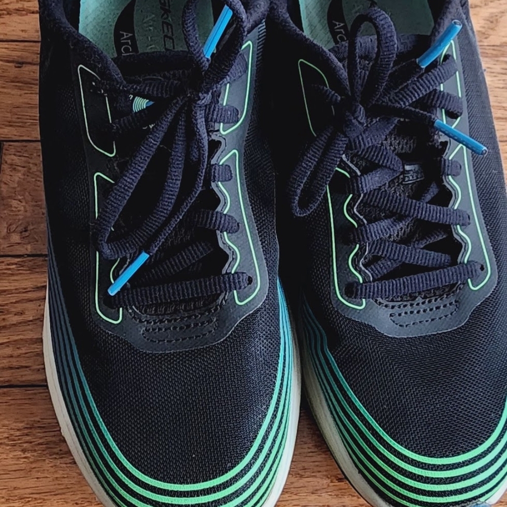 Brooks Black and Green Running Shoes